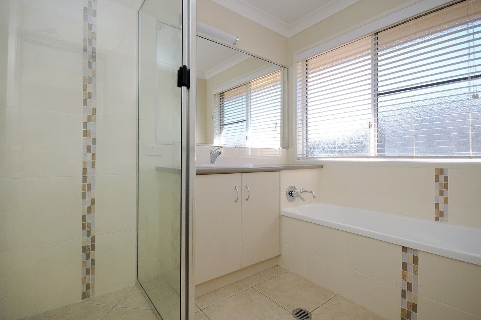 19 Grundy Street, WESTBROOK QLD 4350, Westbrook - Thumbnail 8