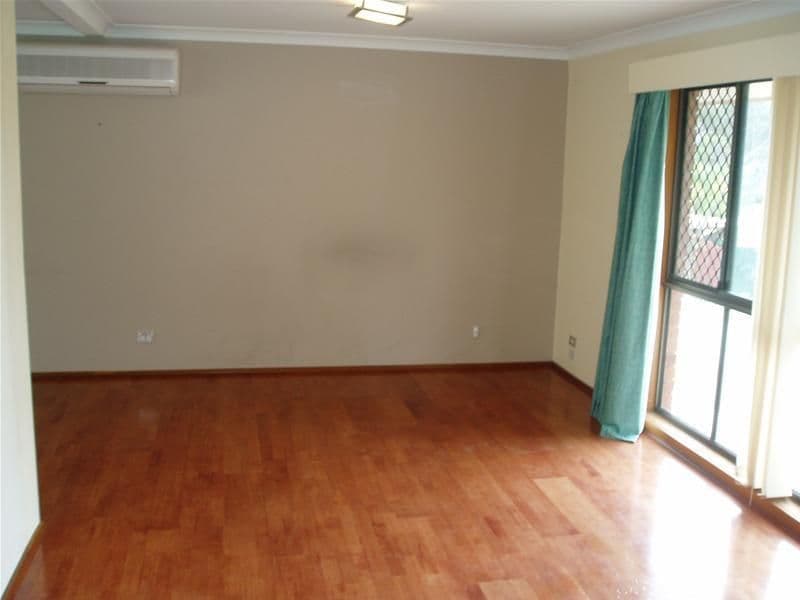 22 Balfour Crescent, HIGHLAND PARK QLD 4211, Highland Park - Thumbnail 2