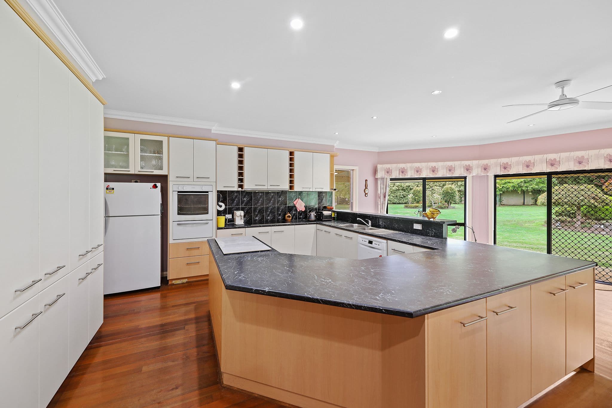 9A Lancelot Court, Drouin VIC 3818, Drouin - Thumbnail 4
