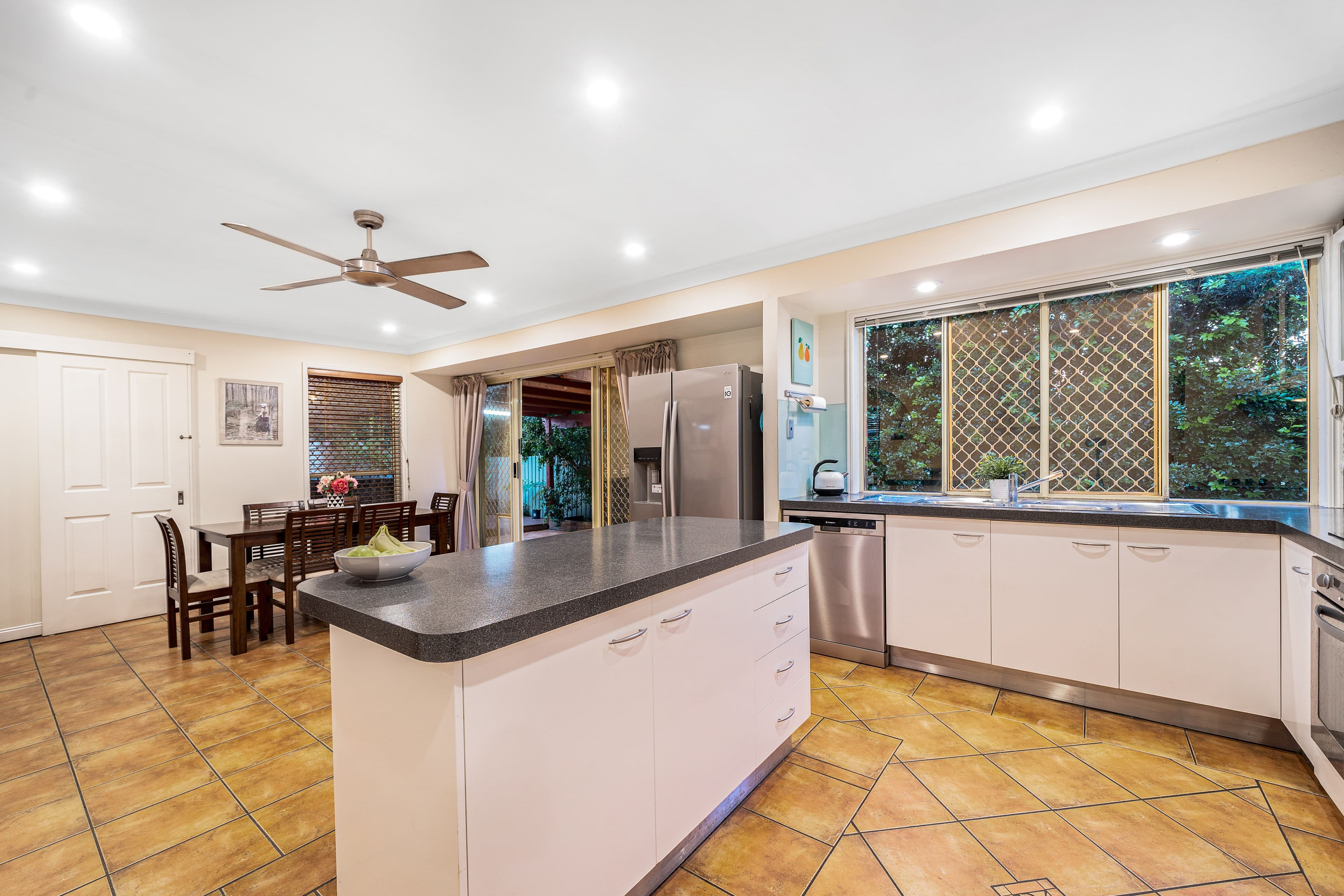 11 Colombard Place, Heritage Park QLD 4118, Heritage Park - Thumbnail 5