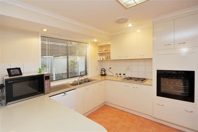 14 Karyn Street, CENTENARY HEIGHTS QLD 4350, Centenary Heights - Thumbnail 2