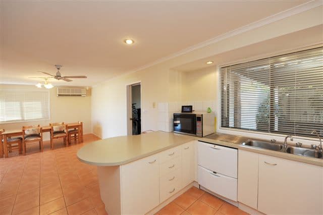 14 Karyn Street, CENTENARY HEIGHTS QLD 4350, Centenary Heights - Thumbnail 4