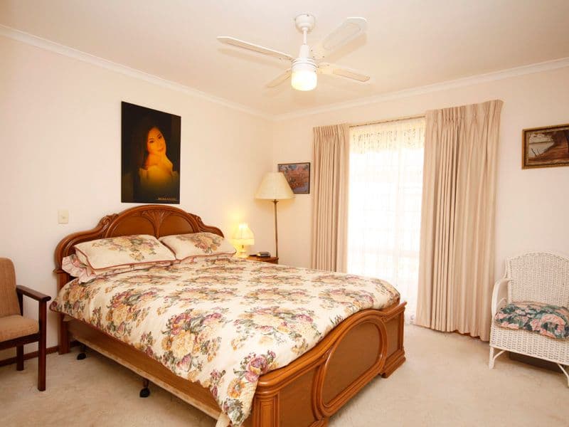 10 Govett Crescent, ST ALBANS PARK VIC 3219, St Albans Park - Thumbnail 8