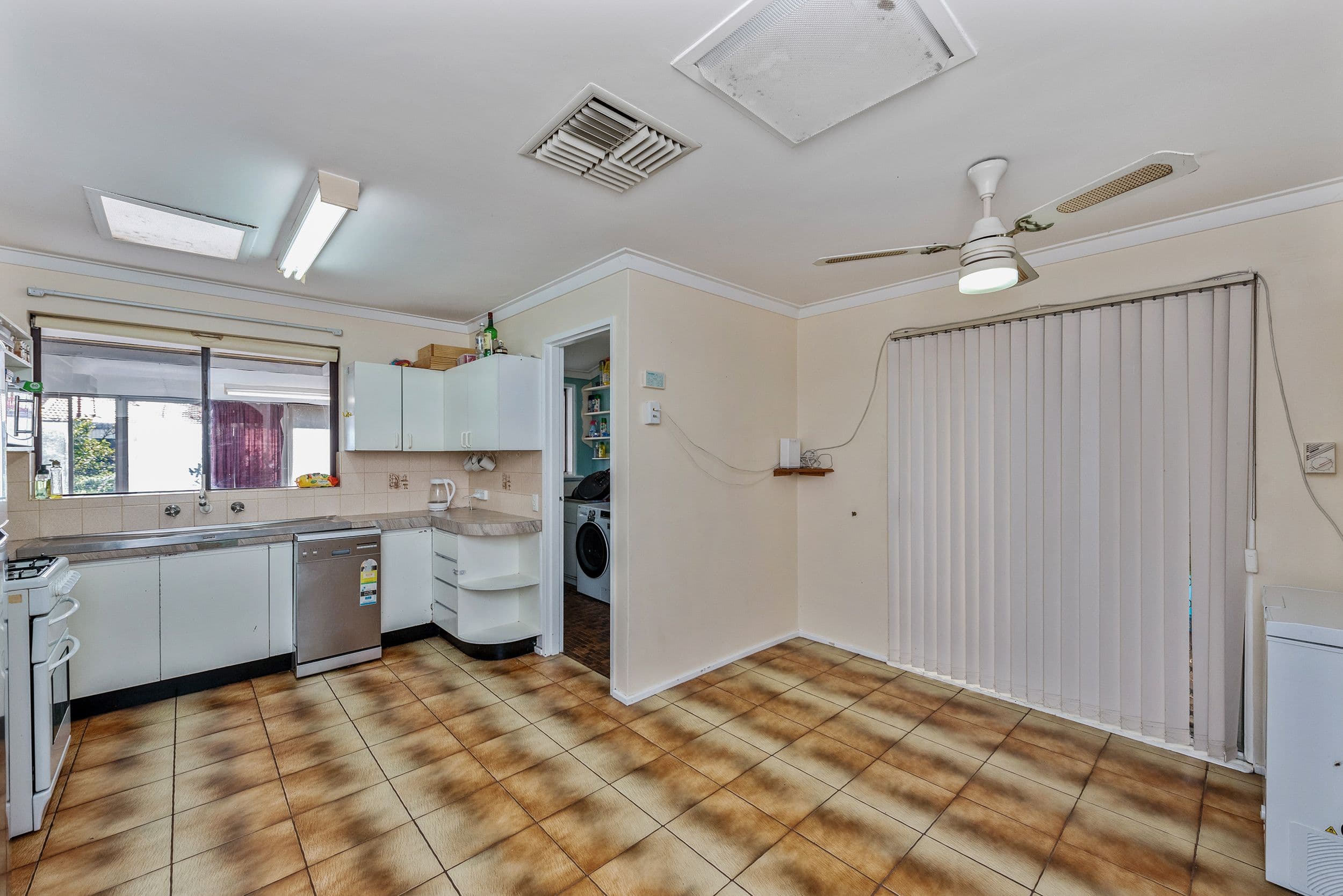 5 Henry Street, Rockingham WA 6168, Rockingham - Thumbnail 5
