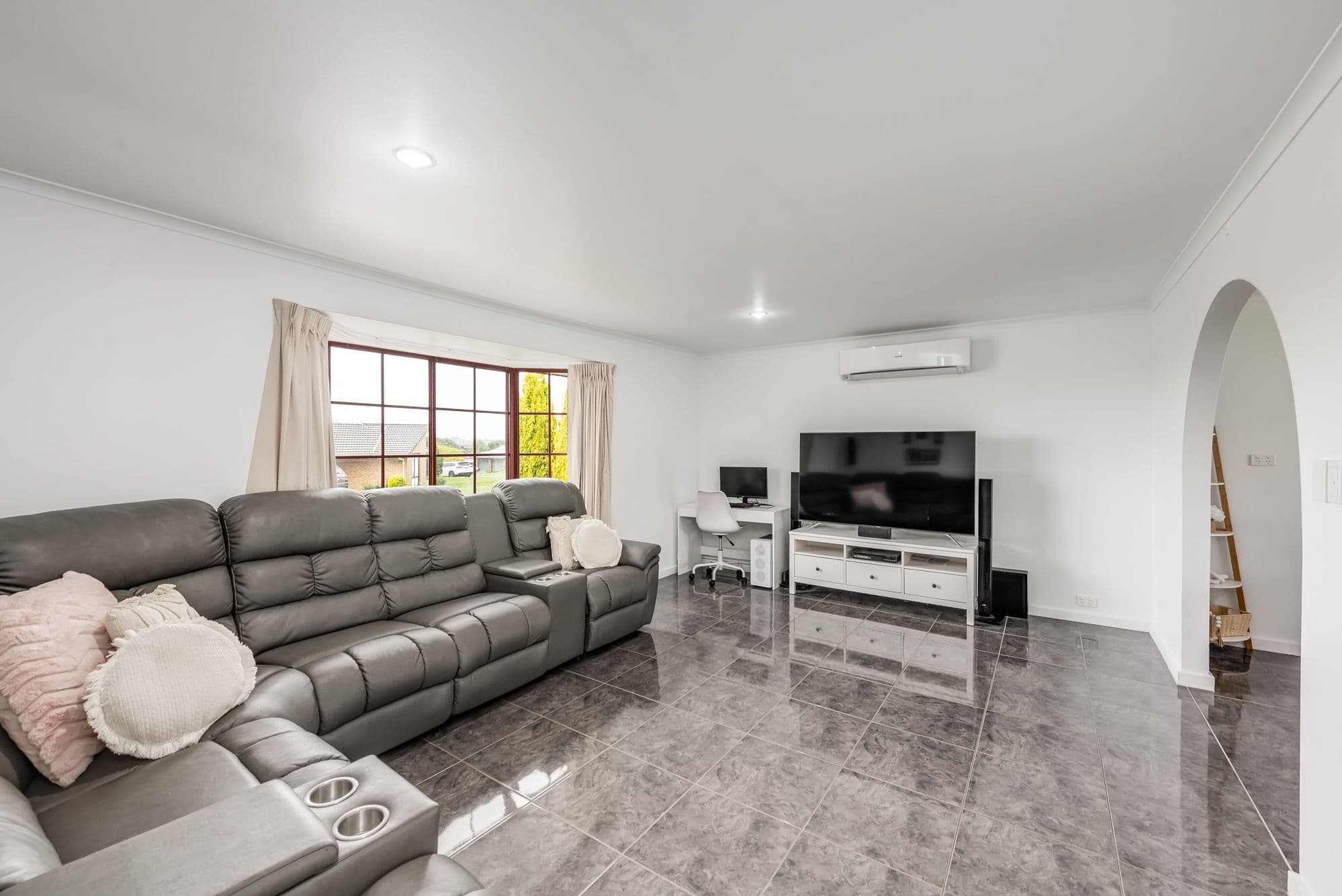 15 Magnolia Court, Mount Gambier SA 5290, Mount Gambier - Thumbnail 2