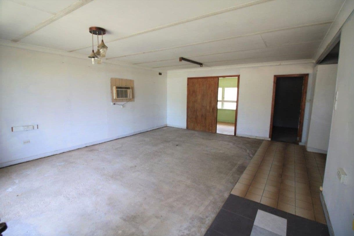 44 Mackay Street, Pentland QLD 4816, Pentland - Thumbnail 3