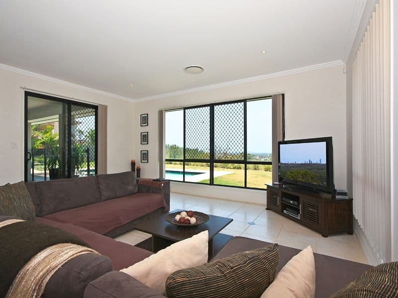 21 Salvado Cresent, PACIFIC PINES QLD 4211, Pacific Pines - Thumbnail 5