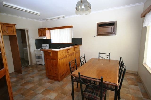26 Beare Street, CLARE SA 5453, Clare - Thumbnail 3