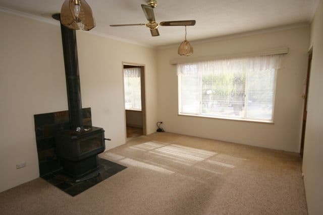 26 Beare Street, CLARE SA 5453, Clare - Thumbnail 4