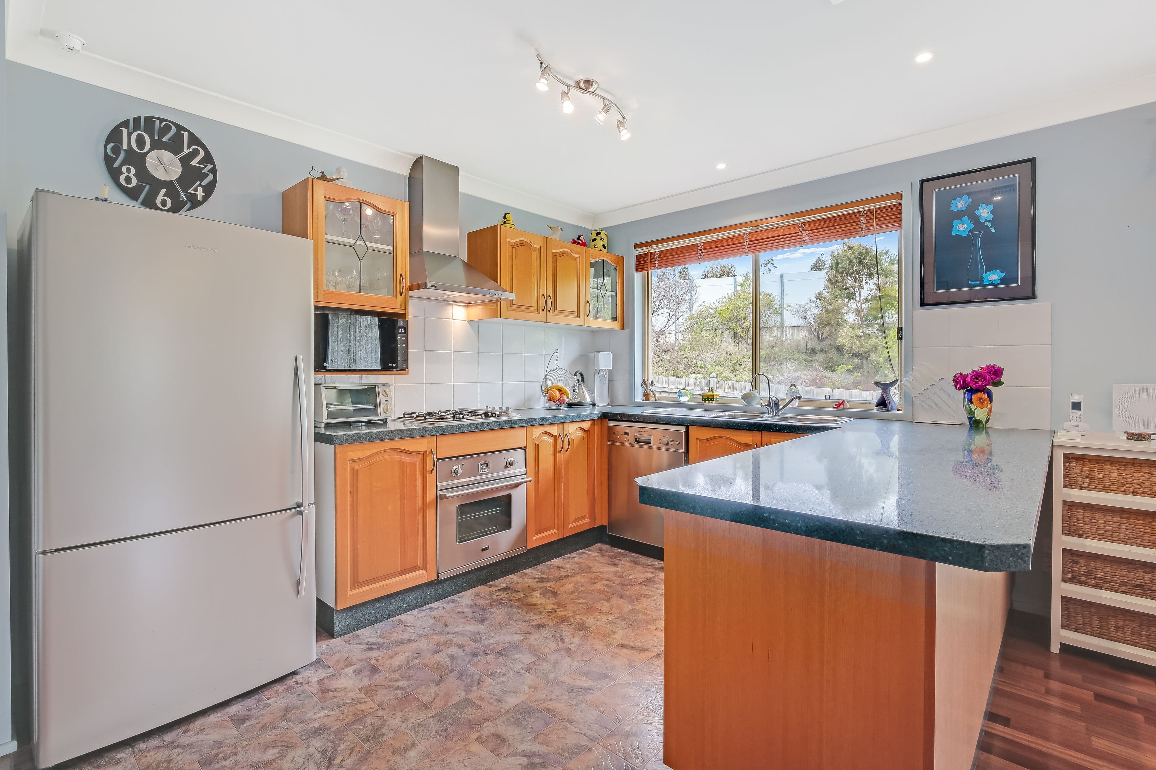 7 Lockie Place, Taylors Hill - Thumbnail 3
