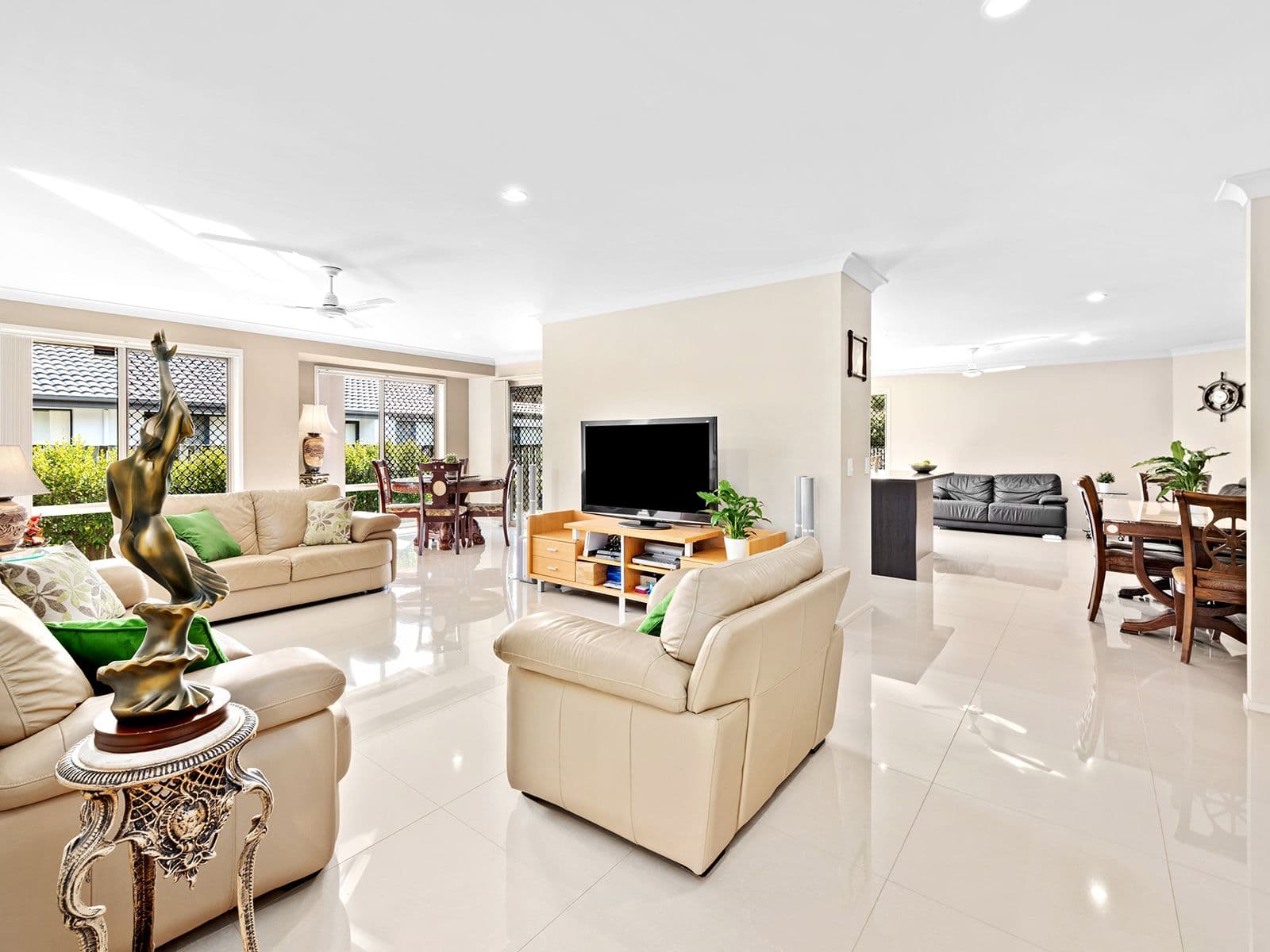 17 Macaranga Crescent, Carseldine QLD 4034, Carseldine - Thumbnail 2
