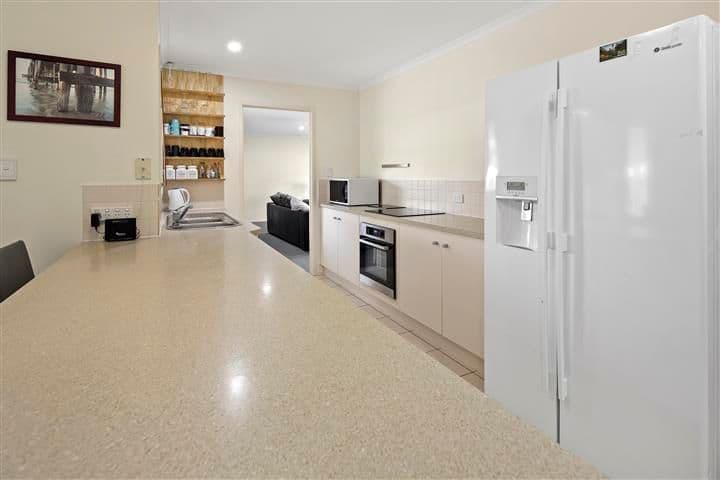9 Links Drive, Cannonvale QLD 4802, Cannonvale - Thumbnail 2