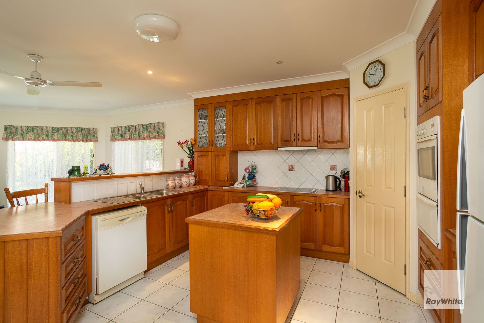 6 Seavista Court, Victoria Point QLD 4165, Victoria Point - Thumbnail 2