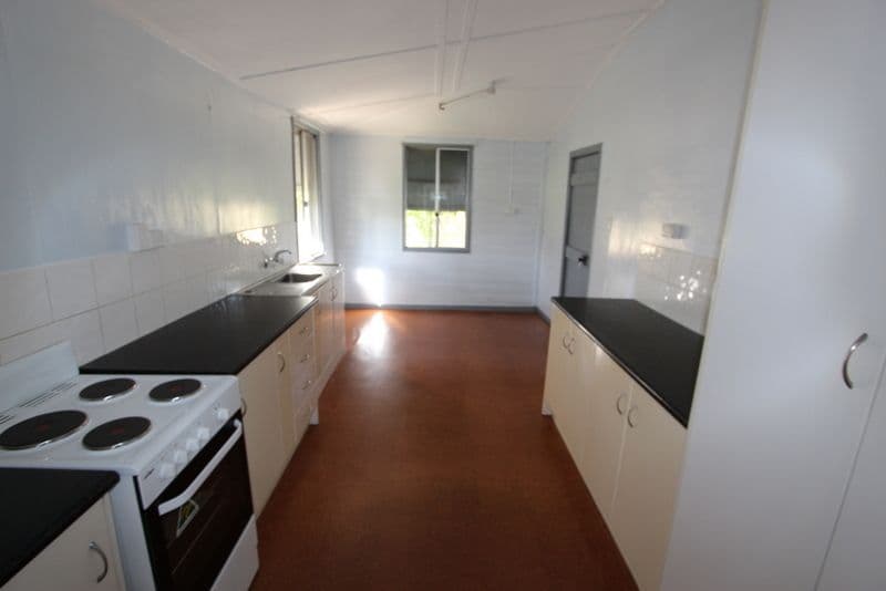 39 King Street, Charleville QLD 4470, Charleville - Thumbnail 2