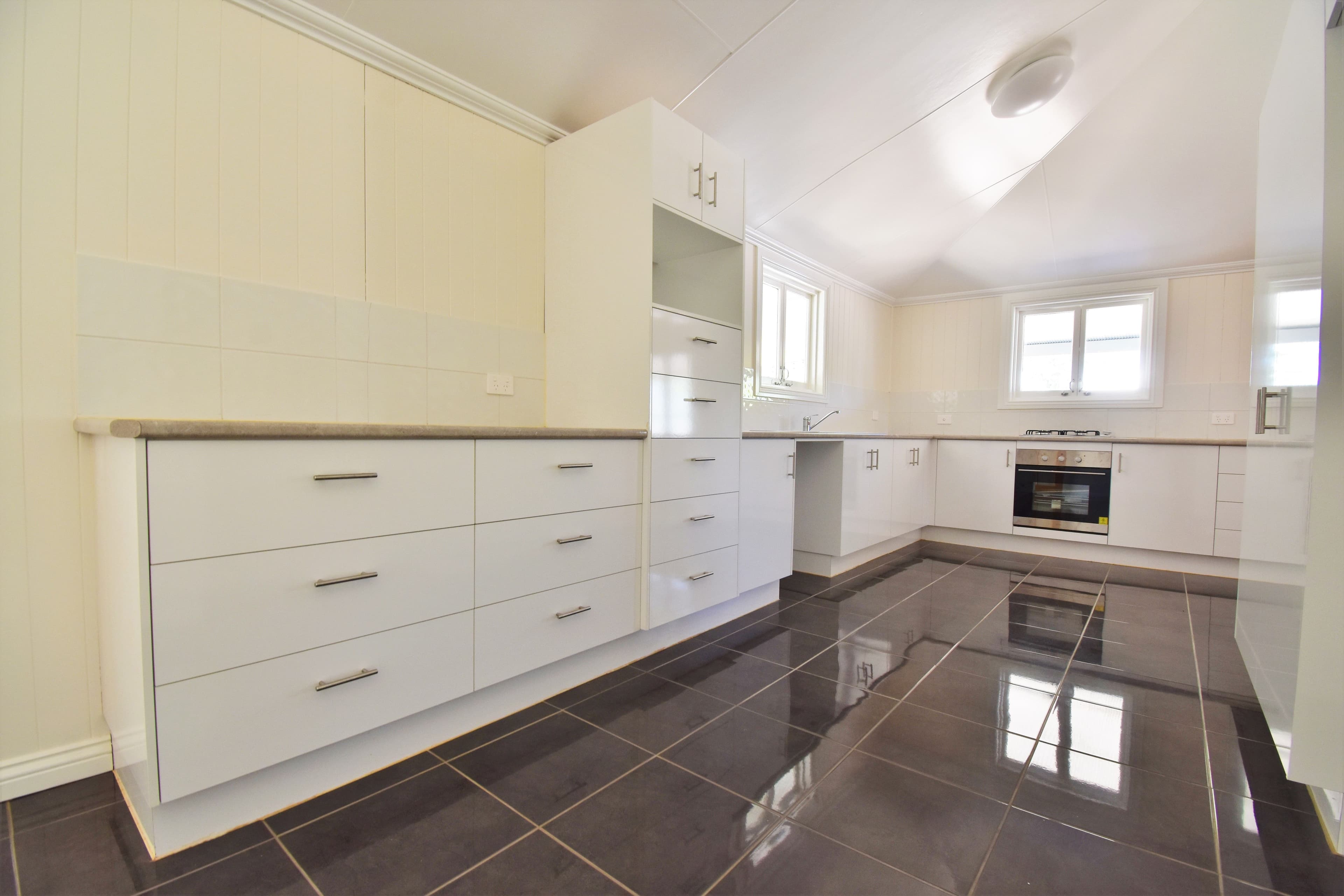 141 Cassowary Street, Longreach QLD 4730, Longreach - Thumbnail 3