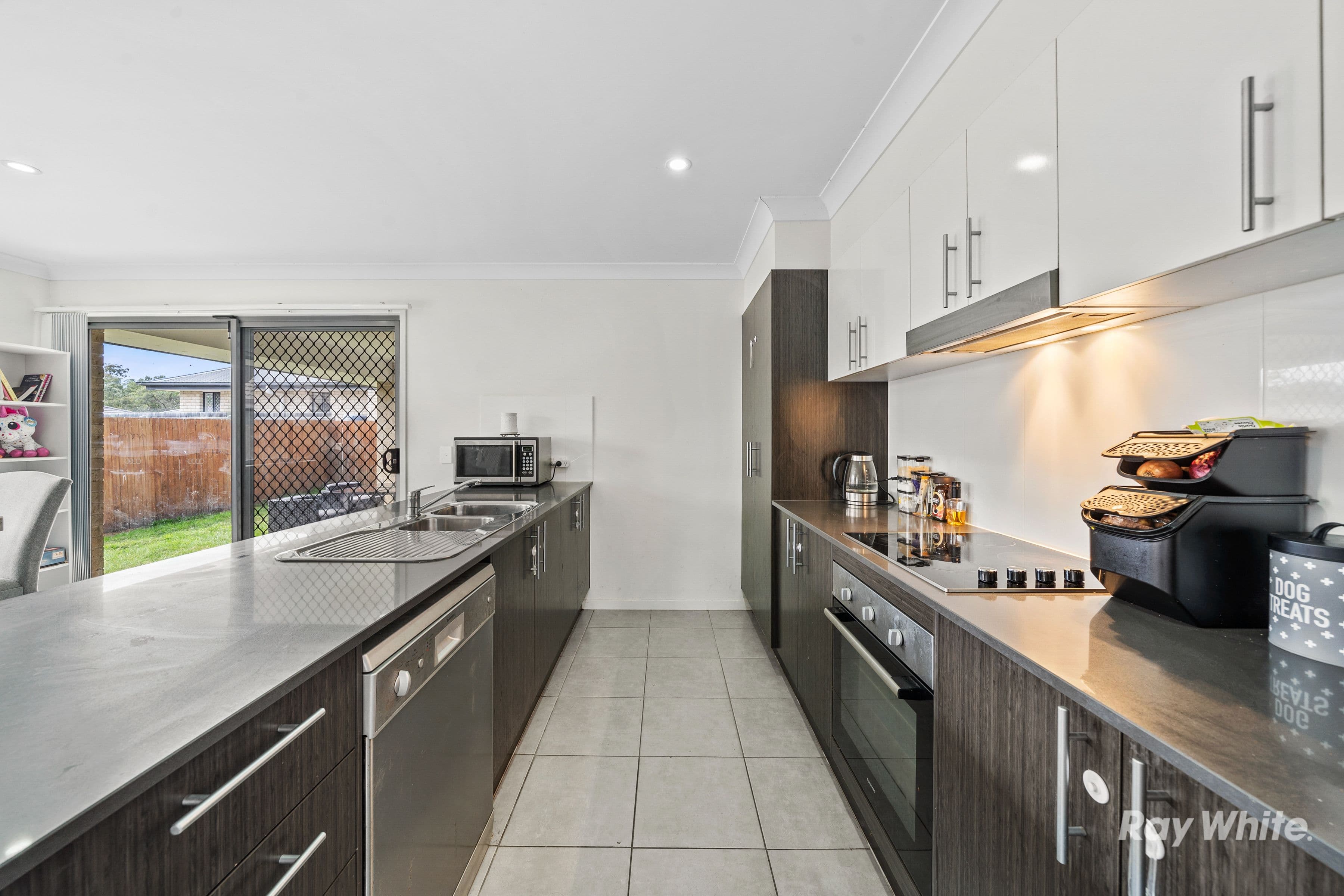 46 Songbird Circuit, FLAGSTONE QLD 4280, Flagstone - Thumbnail 5