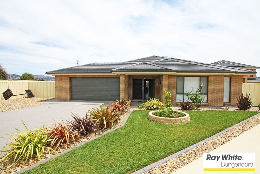 9 Galloway Place, Bungendore - Image 1