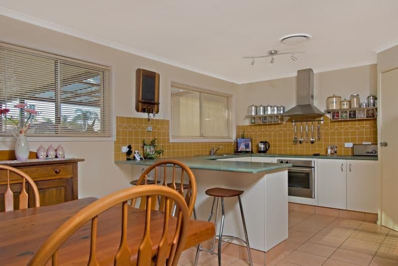16 Crusader Street, BATTERY HILL QLD 4551, Battery Hill - Thumbnail 4
