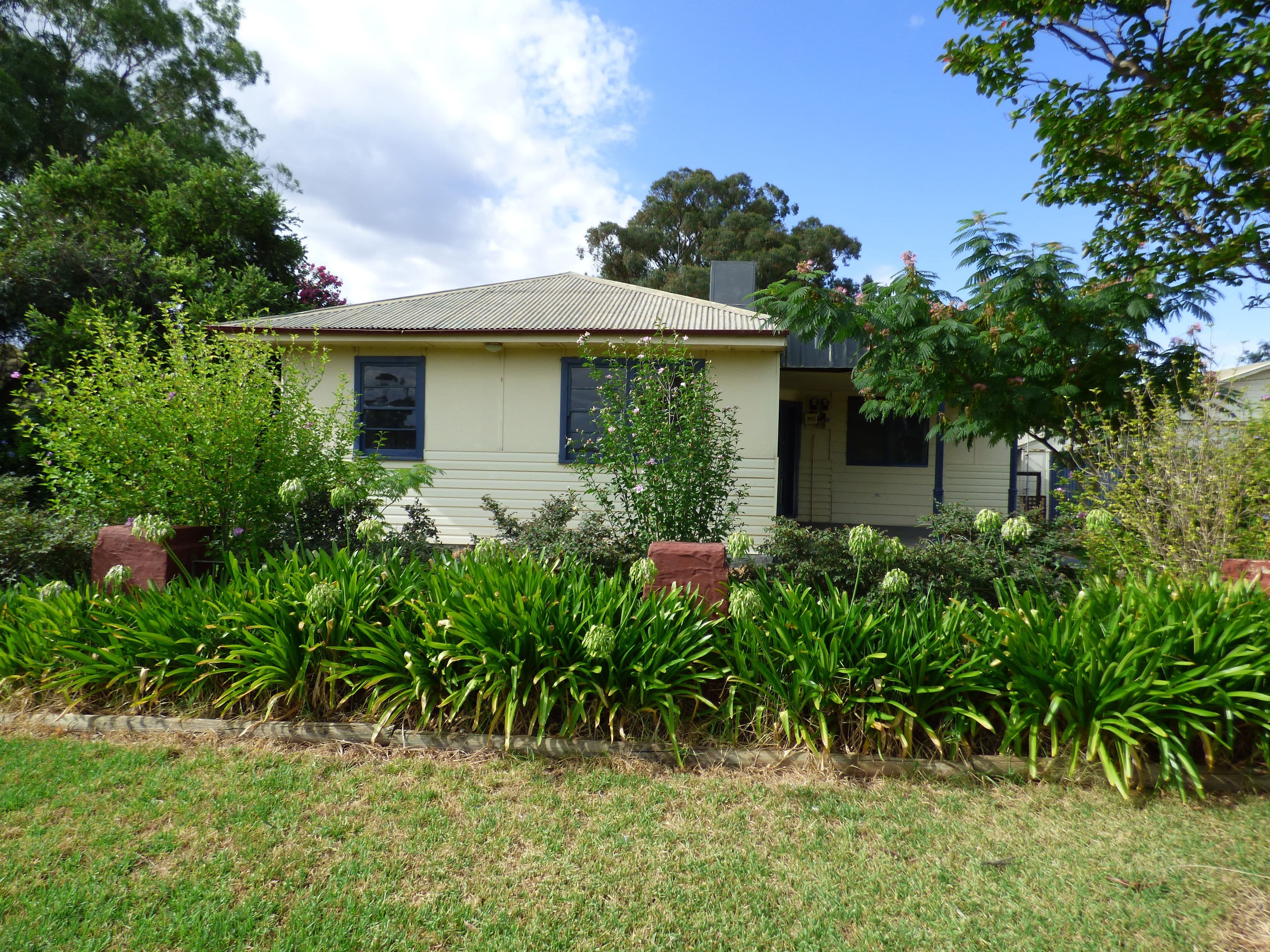 16 Elizabeth Street, Forbes NSW 2871, Forbes - Image 1