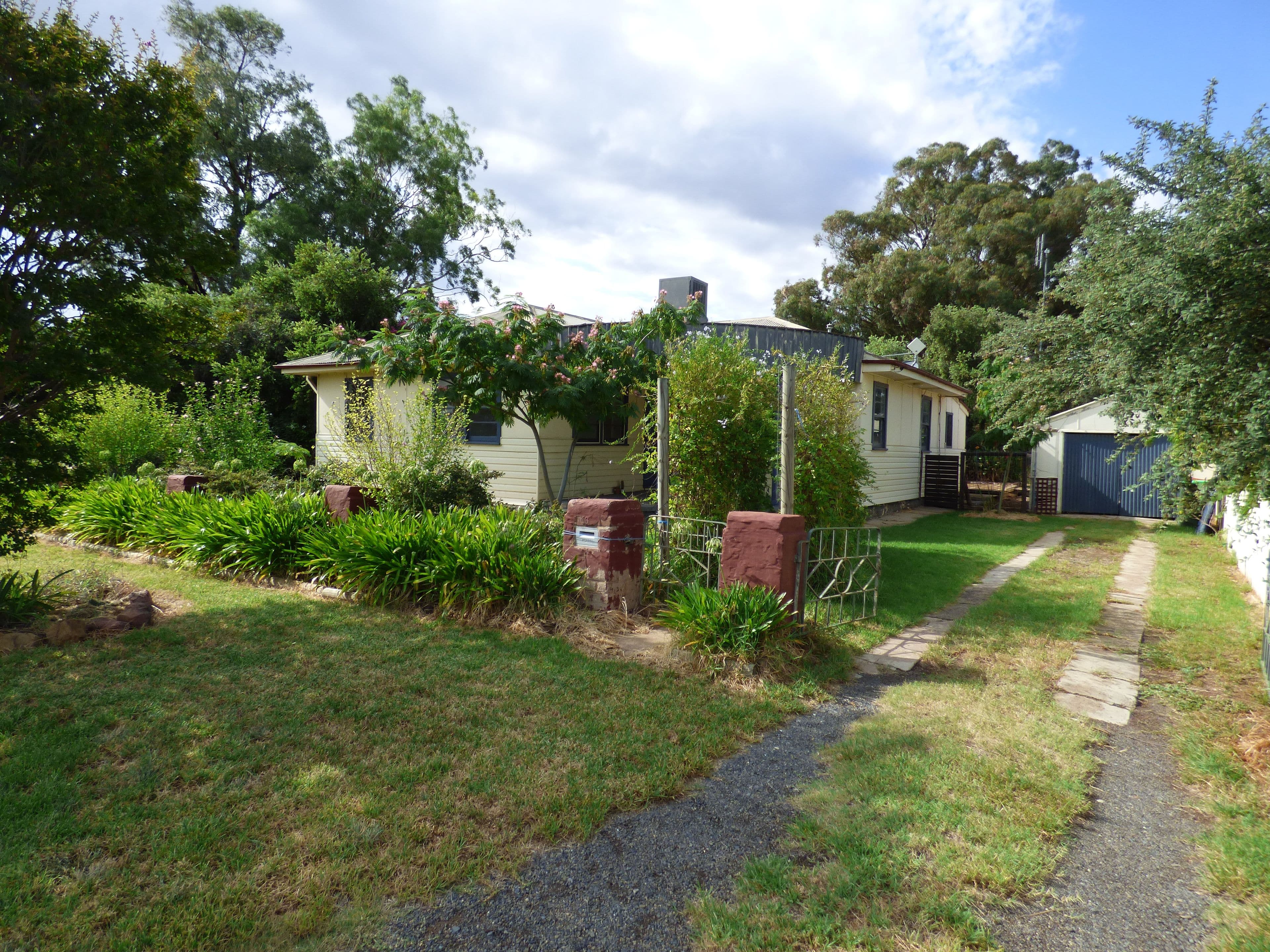 16 Elizabeth Street, Forbes NSW 2871, Forbes - Thumbnail 2