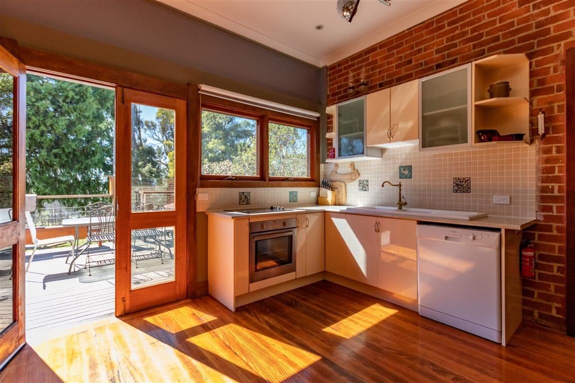 5 Pioneer Street, Batlow NSW 2730, Batlow - Thumbnail 7