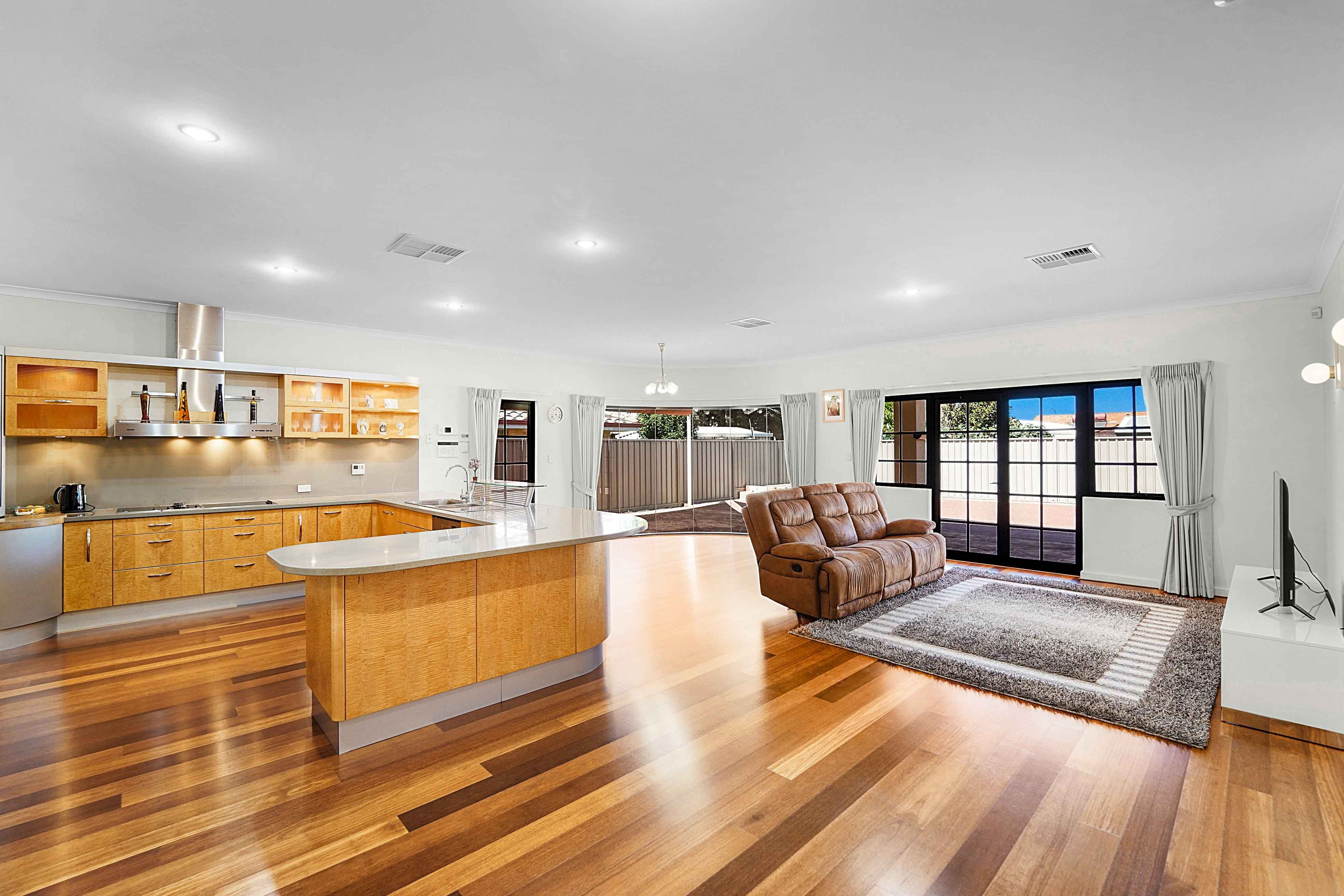 7 Lorikeet Court, Stirling WA 6021, Stirling - Thumbnail 2