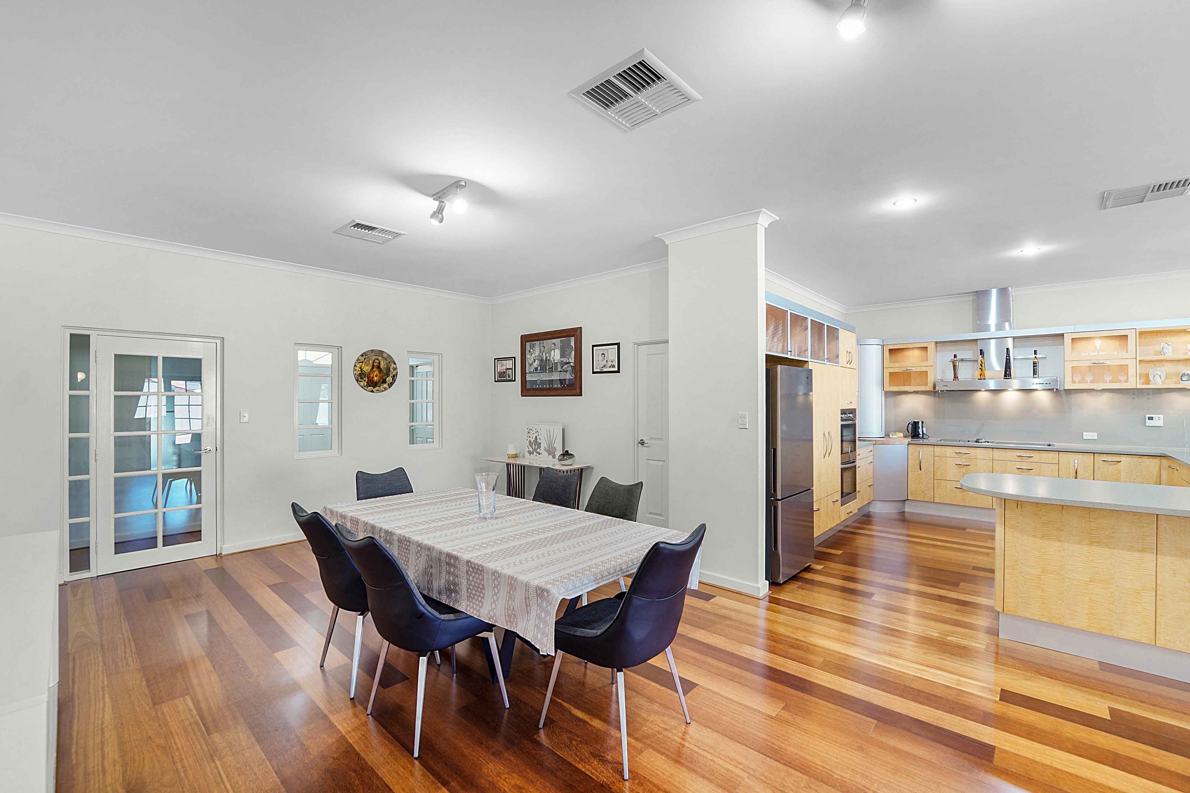 7 Lorikeet Court, Stirling WA 6021, Stirling - Thumbnail 3
