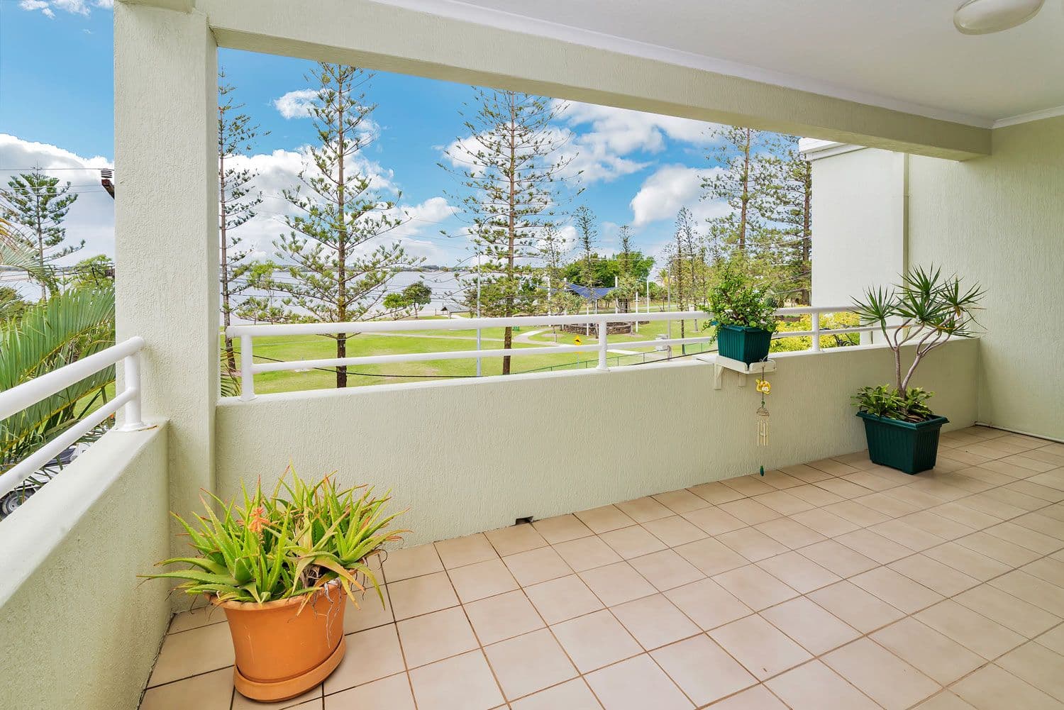 194 Marine Parade, LABRADOR QLD 4215, Labrador - Thumbnail 2