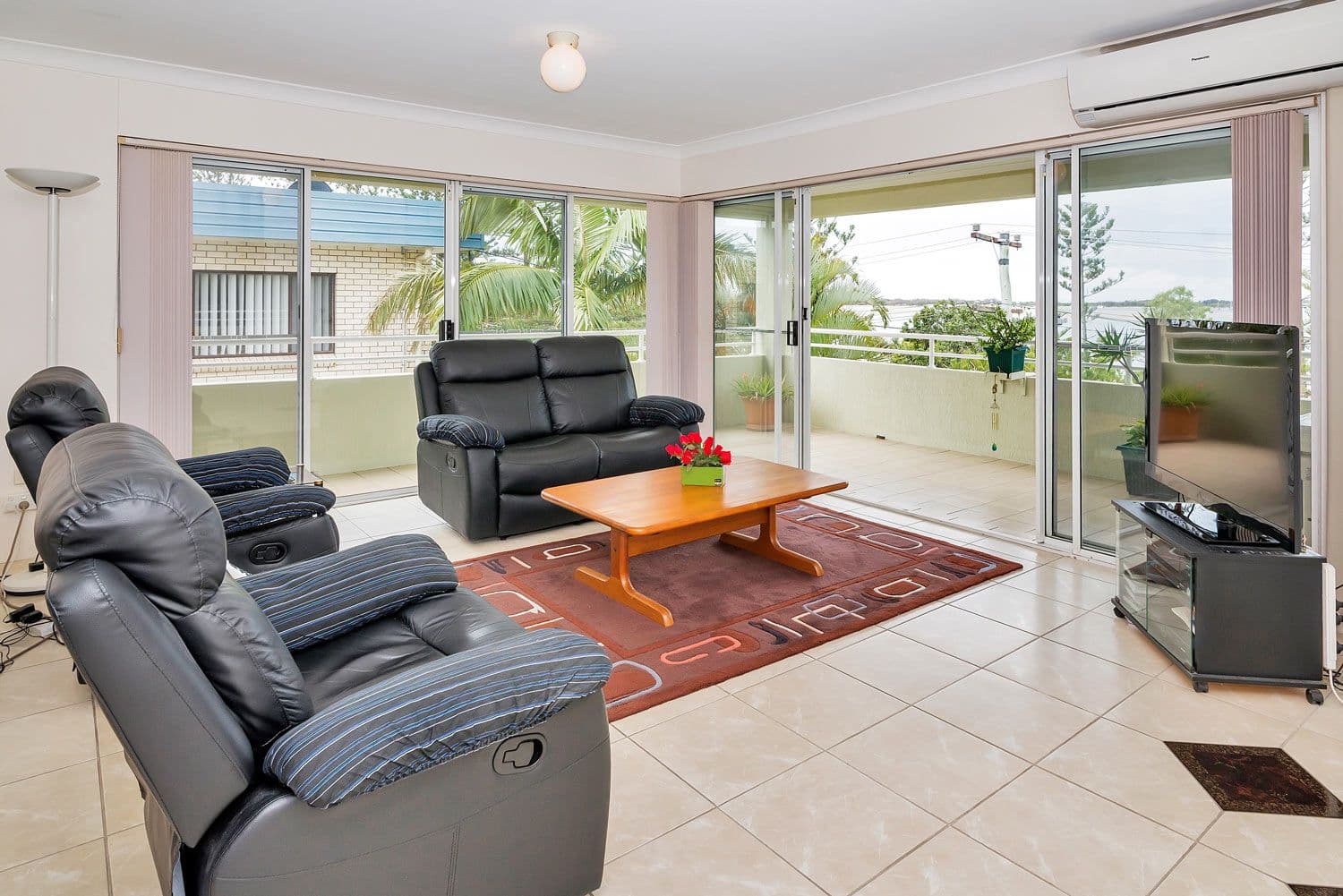 194 Marine Parade, LABRADOR QLD 4215, Labrador - Thumbnail 3