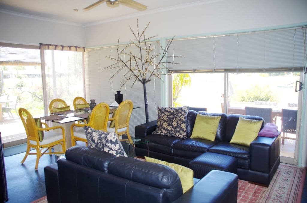 18 Meander Avenue, Renmark SA 5341, Renmark - Thumbnail 3