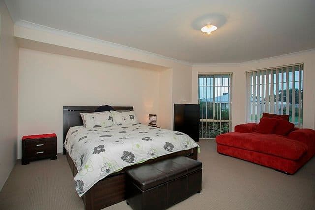 35 Alsace Avenue, CAVERSHAM WA 6055, Caversham - Thumbnail 3