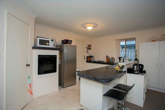 35 Alsace Avenue, CAVERSHAM WA 6055, Caversham - Thumbnail 6