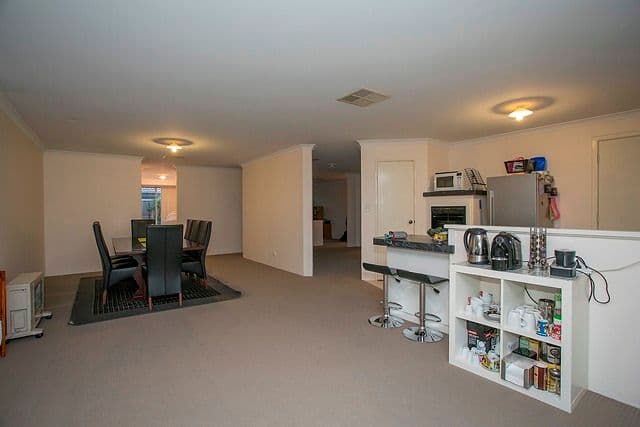 35 Alsace Avenue, CAVERSHAM WA 6055, Caversham - Thumbnail 7