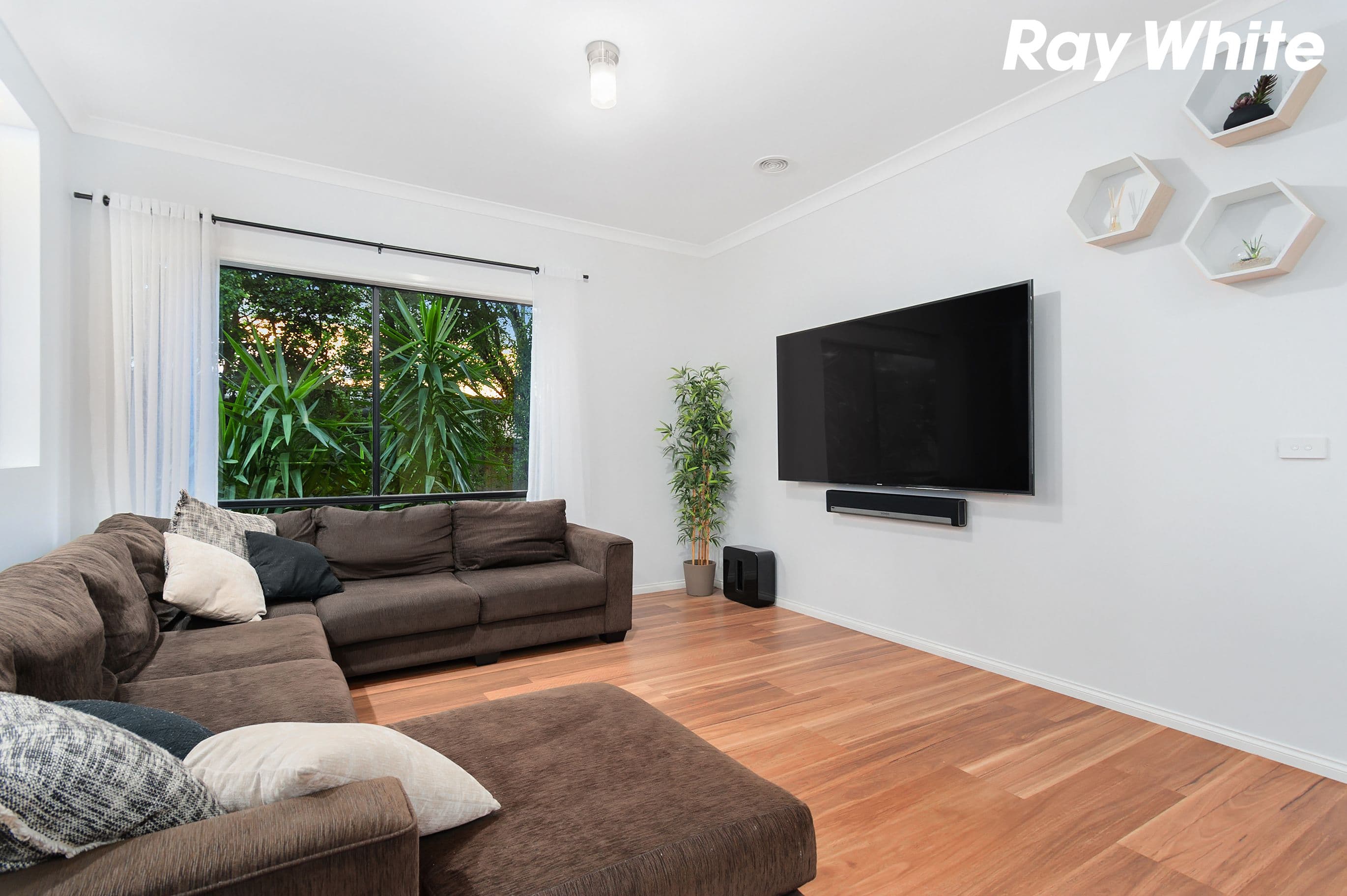 32 Waterford Rise, Pakenham VIC 3810, Pakenham - Thumbnail 4