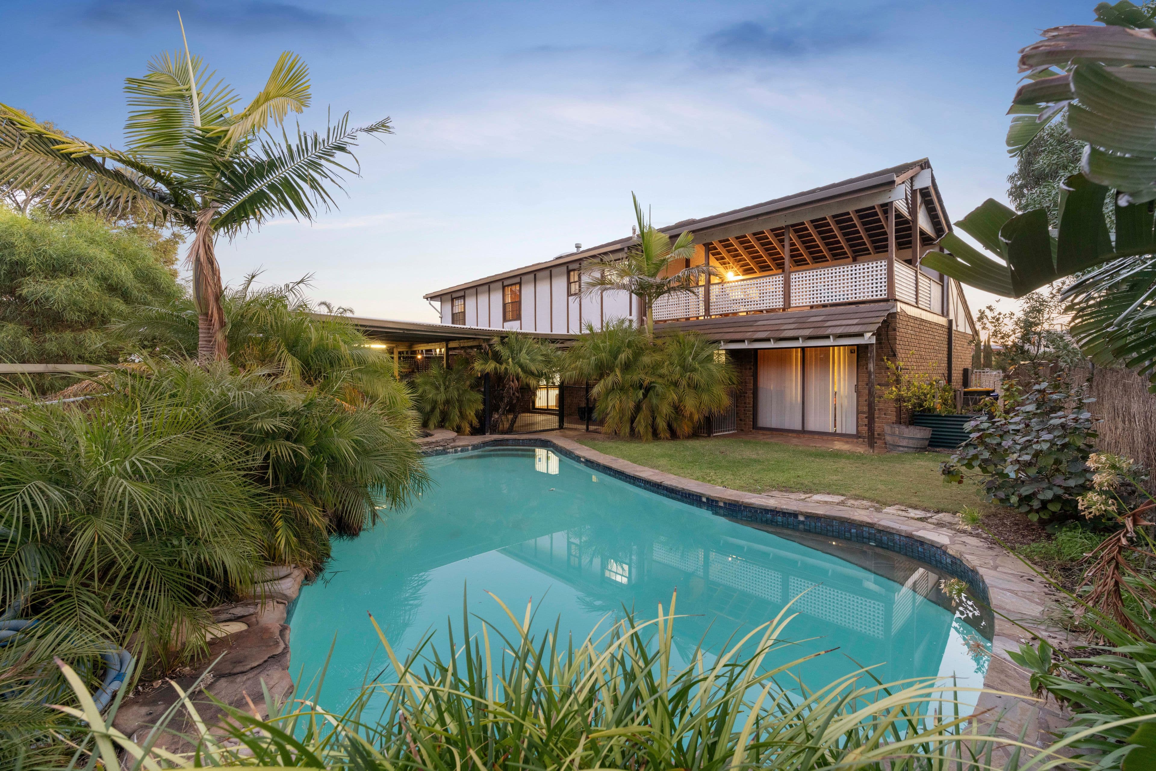 8 Eildon Court, West Lakes SA 5021, West Lakes - Thumbnail 2