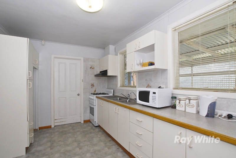 13 Benedikt Court, SCORESBY VIC 3179, Scoresby - Thumbnail 4