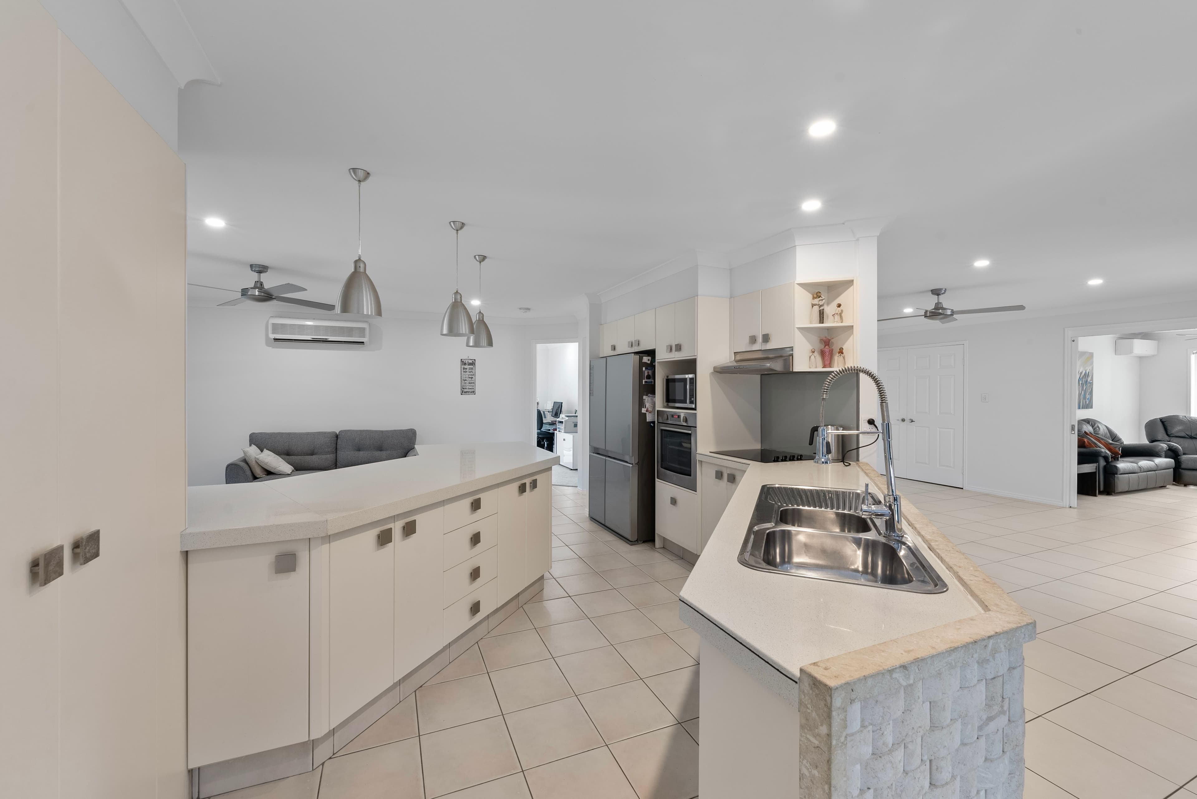 2 Amanu Crescent, Pacific Pines QLD 4211, Pacific Pines - Thumbnail 3