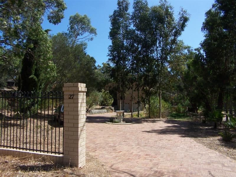27 Watsonia Road, GOOSEBERRY HILL WA 6076, Gooseberry Hill - Thumbnail 2