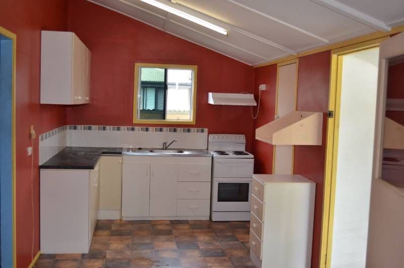 33 O'Connell Street, BARNEY POINT QLD 4680, Barney Point - Thumbnail 2