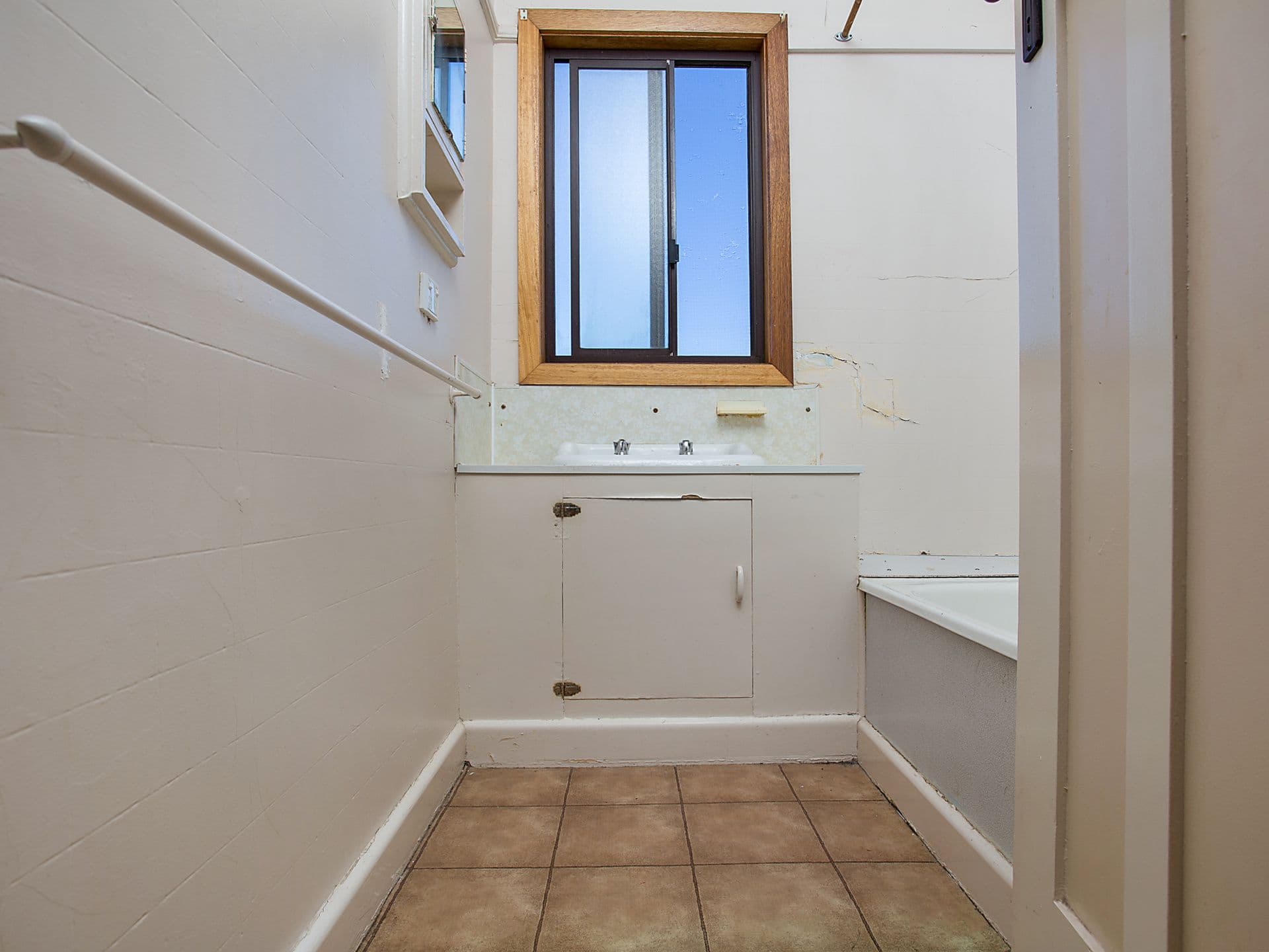 16 Russell Street, Camperdown VIC 3260, Camperdown - Thumbnail 4
