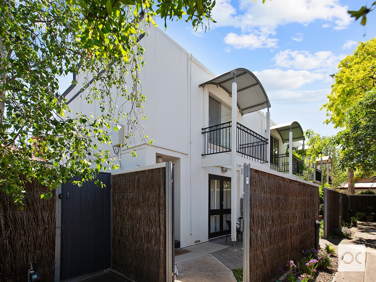 1/12 Regent Street, Parkside - Image 1
