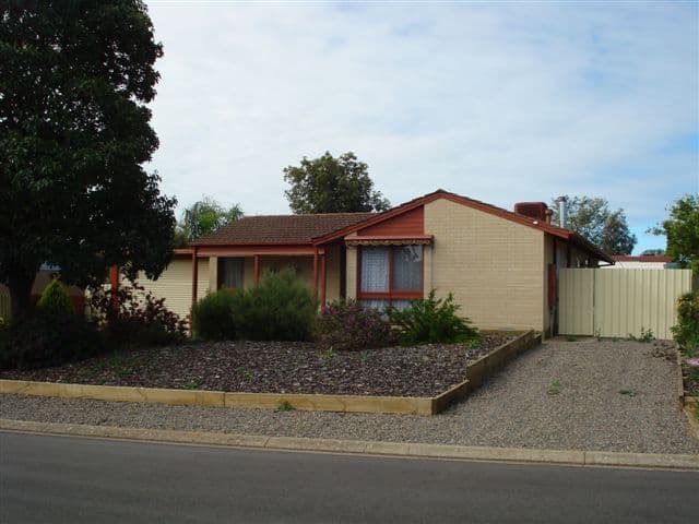 15 Conmurra Crescent, CRAIGMORE SA 5114, Craigmore - Image 1