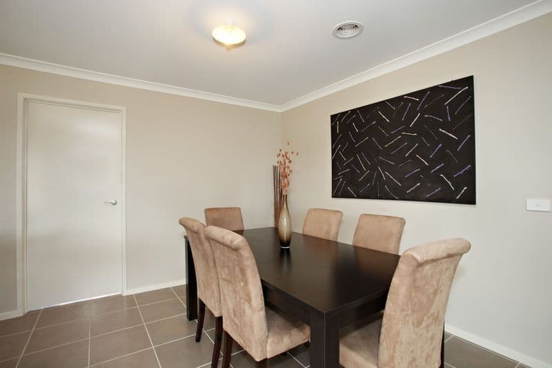 4 Armstrong Street, CRANBOURNE EAST VIC 3977, Cranbourne East - Thumbnail 6