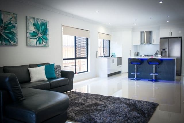 10 Carrawinya Street, WATERFORD QLD 4133, Waterford - Thumbnail 2