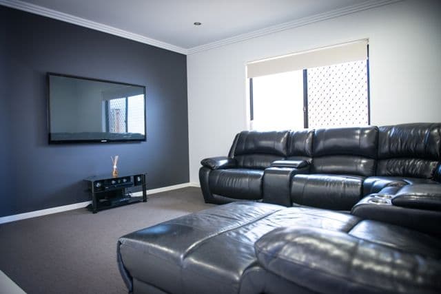 10 Carrawinya Street, WATERFORD QLD 4133, Waterford - Thumbnail 5
