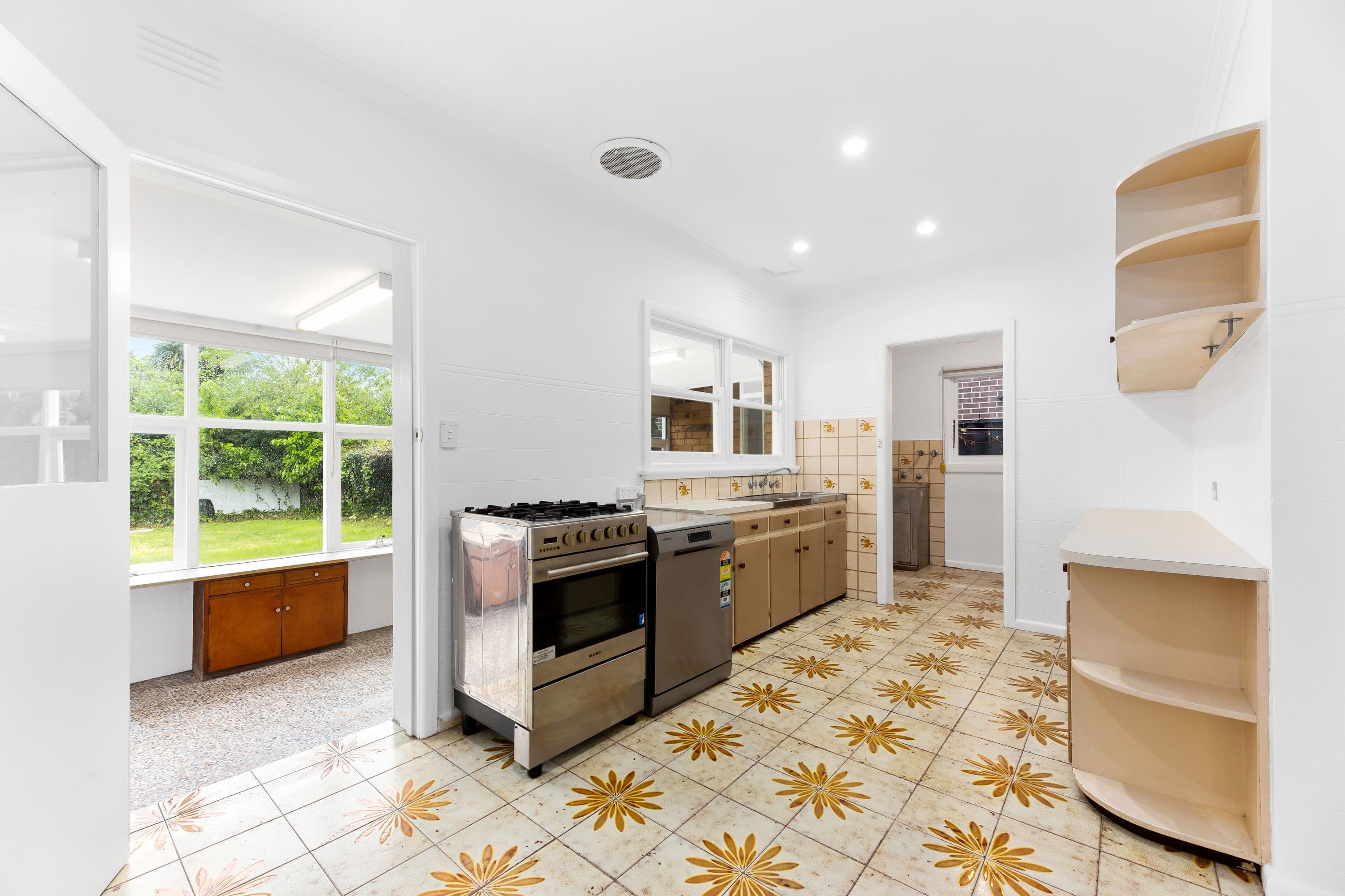 32 Merlyn Avenue, Clayton South VIC 3169, Clayton South - Thumbnail 3