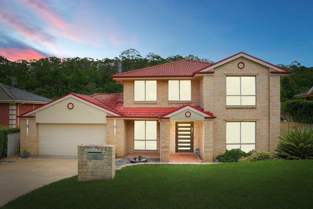 35 Darragh Drive, Figtree - Image 1