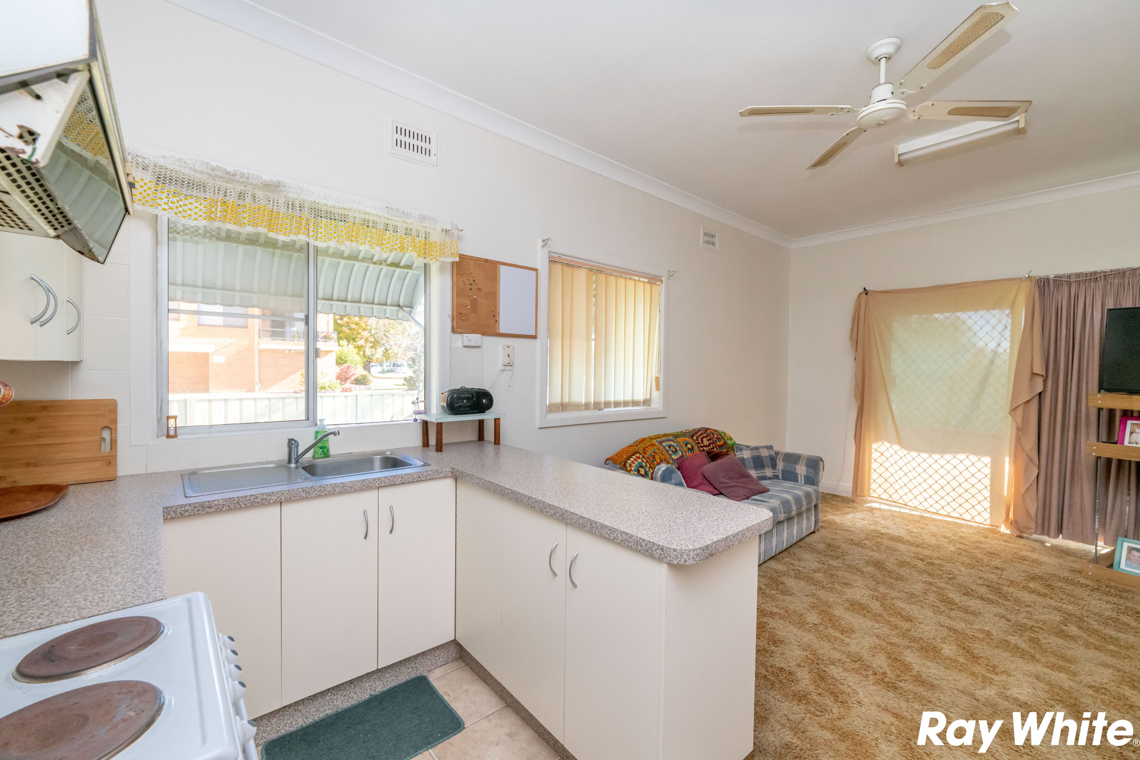 22 Taree Street, Tuncurry NSW 2428, Tuncurry - Thumbnail 2