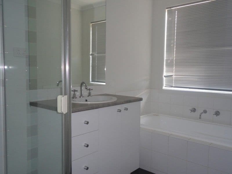 12 Gisselle Grove, TARNEIT VIC 3029, Tarneit - Thumbnail 5