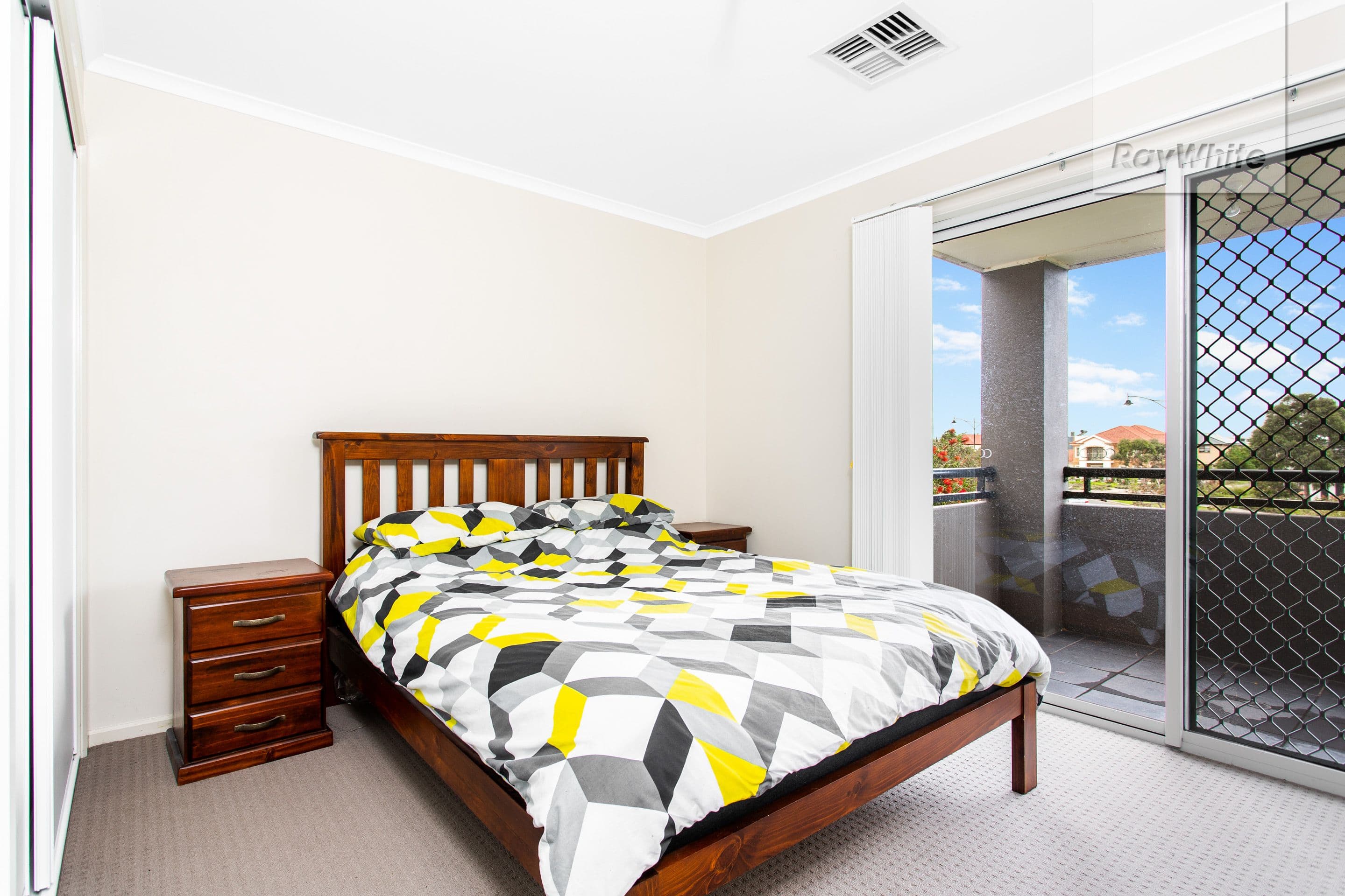 8 Churnside Street, Kingsville - Thumbnail 2